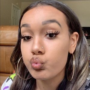 Meet your Posher, Mady